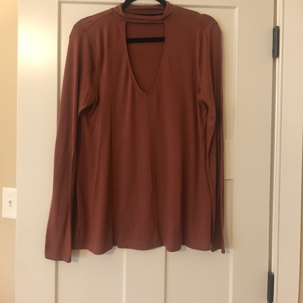 Express choker shirt✨